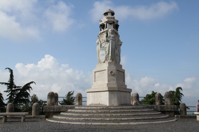 Piazza Cavour, Parco della Rimembranza Monumento ai Caduti
